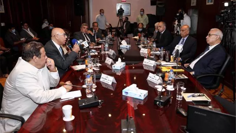 في ندوة وكالة أنباء الشرق الأوسط .. الخبراء يؤكدون أهمية بناء وعي المواطنين في مواجهة محاولات تزييف الوعي