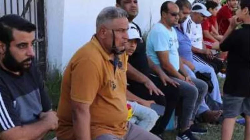 لحظة وفاة مدرب فارسكور في الملعب.. فيديو