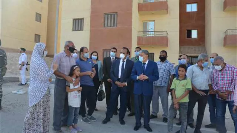 محافظ المنيا يتفقد مشروع إسكان المنحة الإماراتية بالمنيا الجديدة