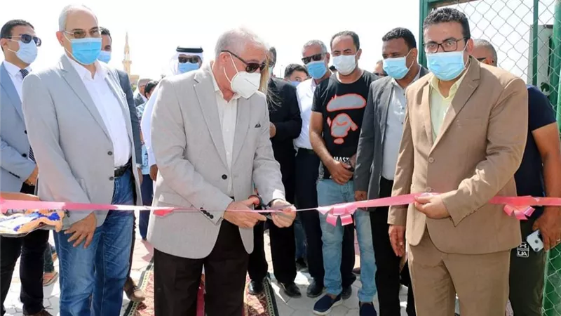 محافظ جنوب سيناء يفتتح ملعب قانوني بطور سيناء
