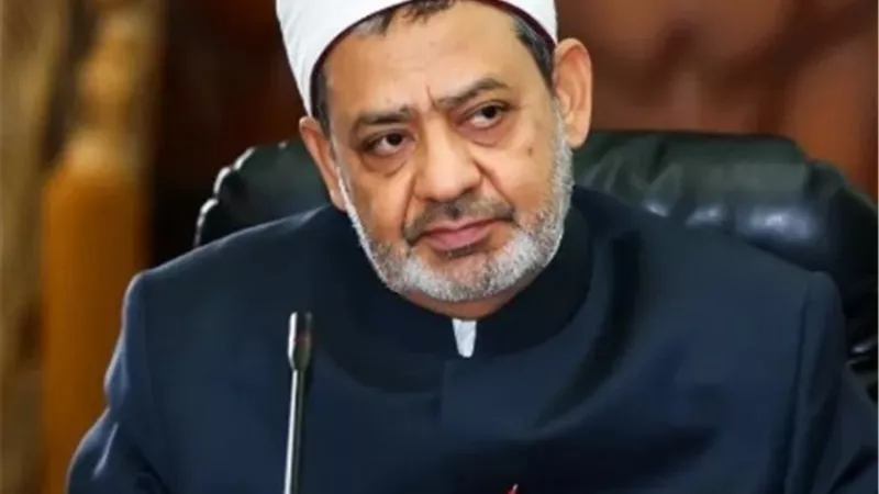الطيب يتابع حريق الجامع الأزهر ويوجه باتخاذ اللازم