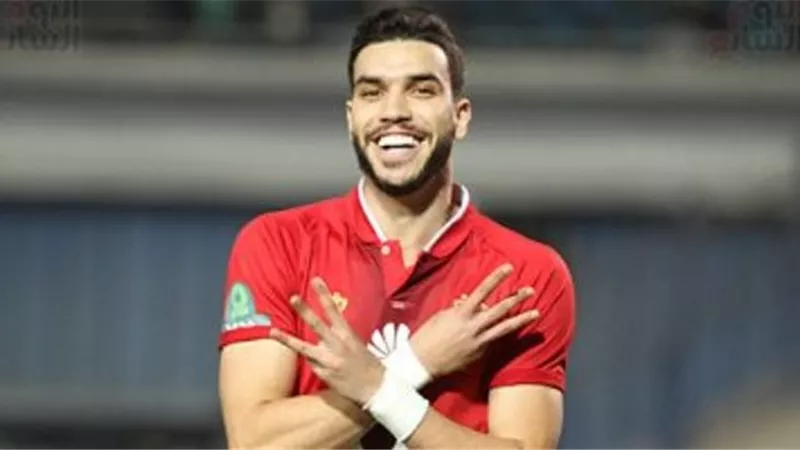شوبير يهاجم الأهلى بسبب آزارو