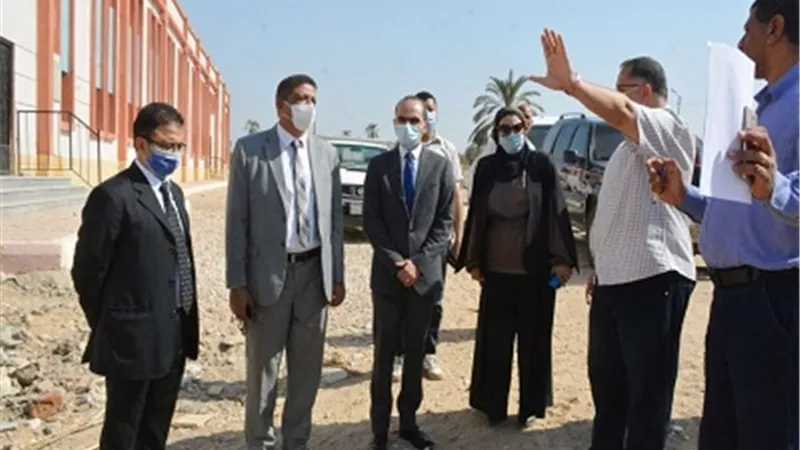 نائب محافظ سوهاج يتفقد مشروعات 