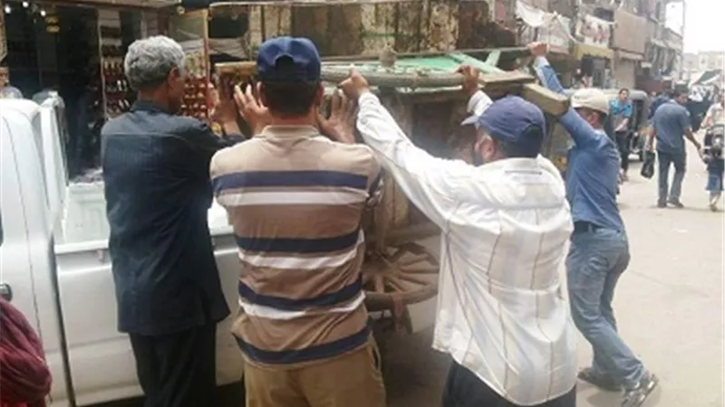 تحرير ٤٧ محضرا تموينيا وصحة واشغالات في حملة بسوهاج..صور