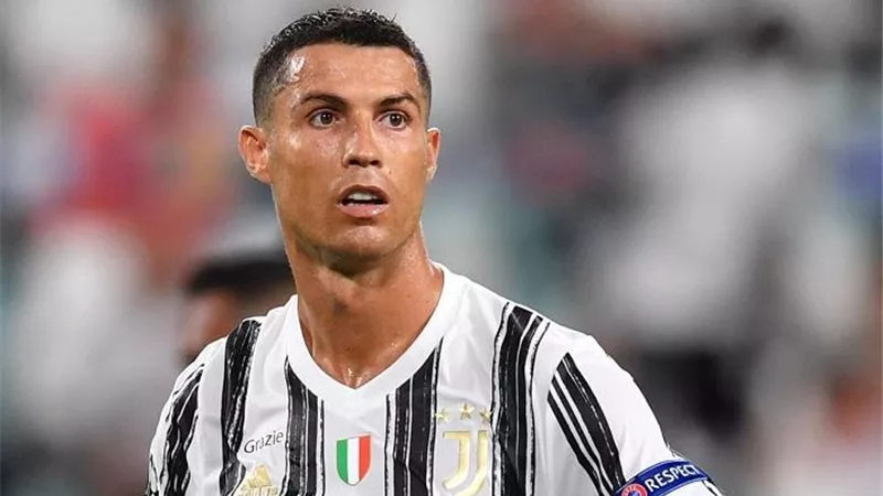 كريستيانو رونالدو يتعرض لعملية سطو.. اقرأ التفاصيل