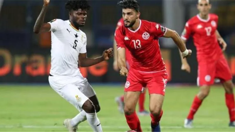 أثناء مباراة الزمالك.. ساسي ينشر فيديو من جلسة تصوير قميص منتخب تونس.. وجمهور الأبيض يعلق!