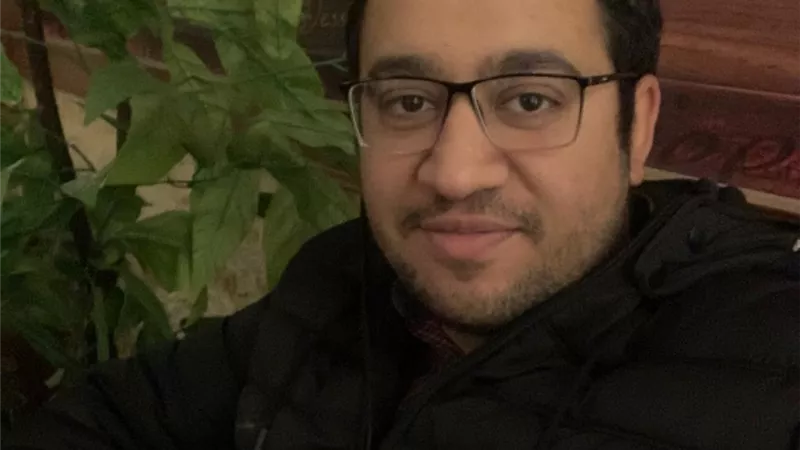 الكاتب محمد الأمير يطرح 