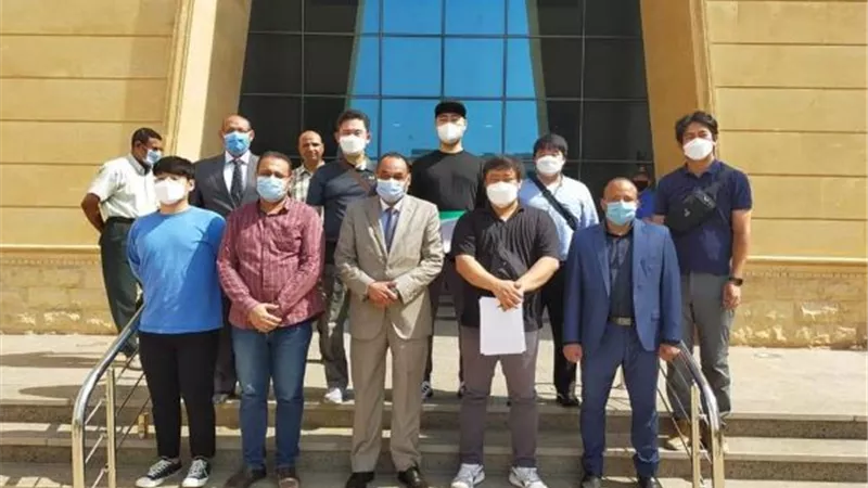 رئيس جامعة بنى سويف التكنولوجية يستقبل وفدًا كوريا