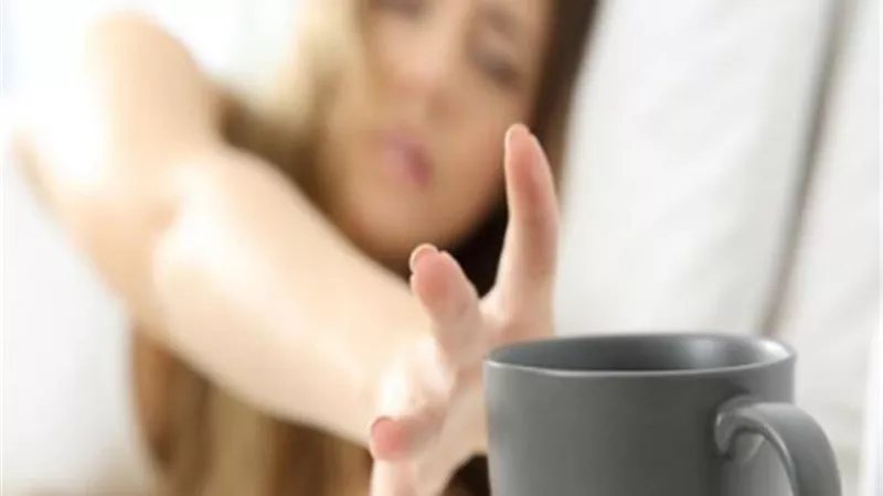 انتبه ..مخاطر لاتعلمها عند تناول هذا المشروب على معدة فارغة