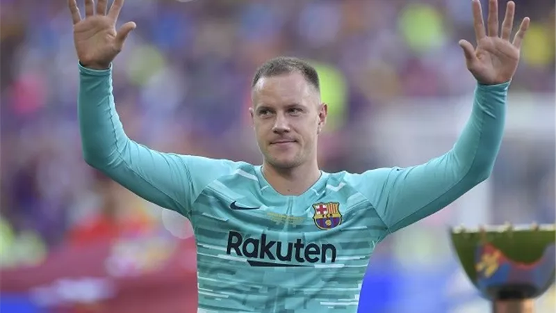 برشلونة يتفق مع حامي عرينه شتيجن على تمديد عقده