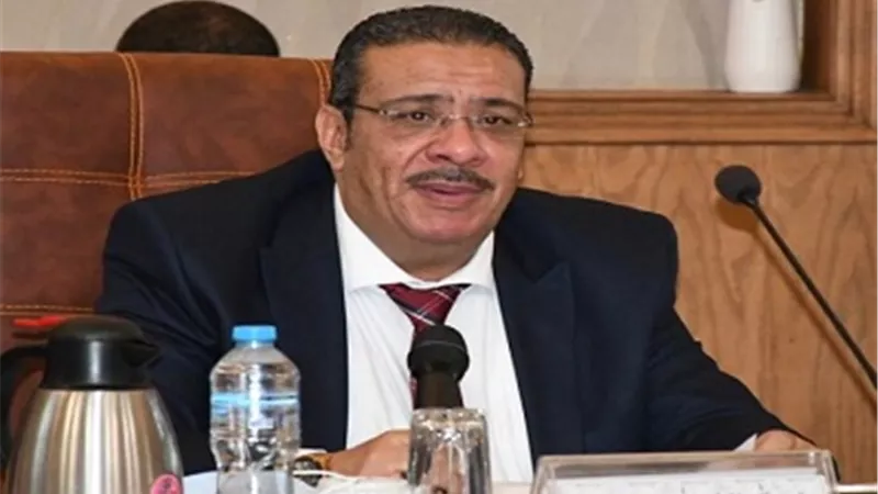 زكي: المبني الجديد جاهز لاستقبال طلاب تجارة قناة السويس