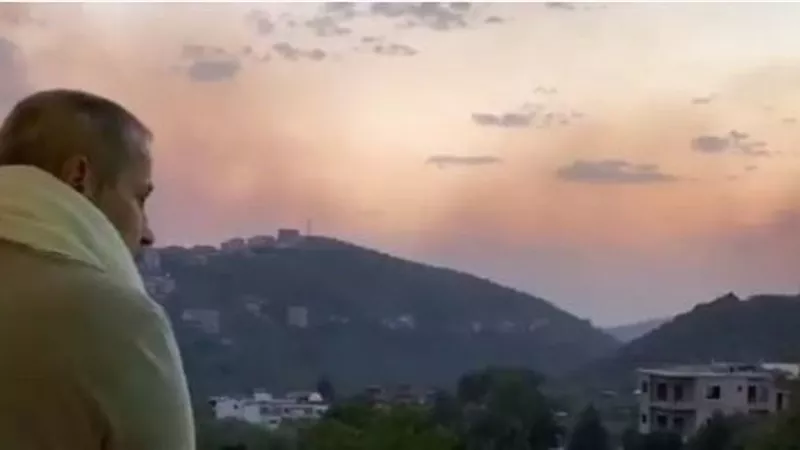 جورج وسوف بقريته السورية المحاصرة بالحرائق يثير تفاعلا على السوشيال.. فيديو