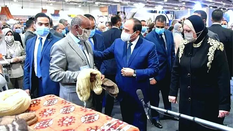 ابداع وجمال بمعرض تراثنا للحرف اليدوية بالوادى الجديد - صور