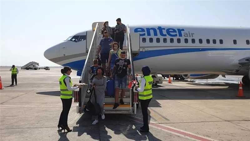 وصول اولى رحلات شركة Enter Air إلى مطار شرم الشيخ الدولى - صور