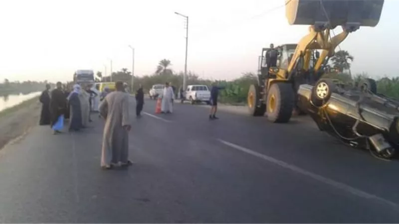 مصرع شخص إثر انقلاب سيارة ملاكى بترعة 