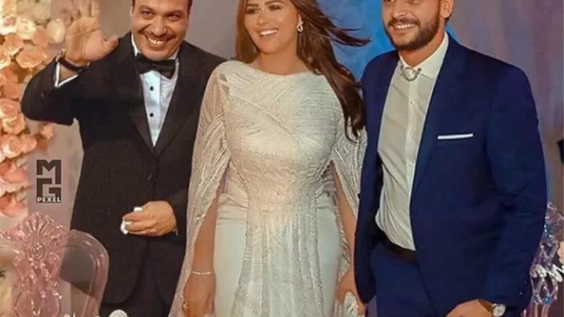 شاهد.. أحمد خالد صالح يحتفل بقرانه على هنادي مهنا بصحبة والده