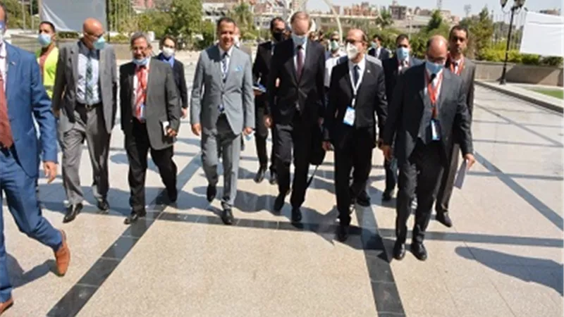 وصول سفير الإتحاد الأوربى مع نخبة من الشخصيات السياسية البارزة إلى رحاب جامعة أسيوط
