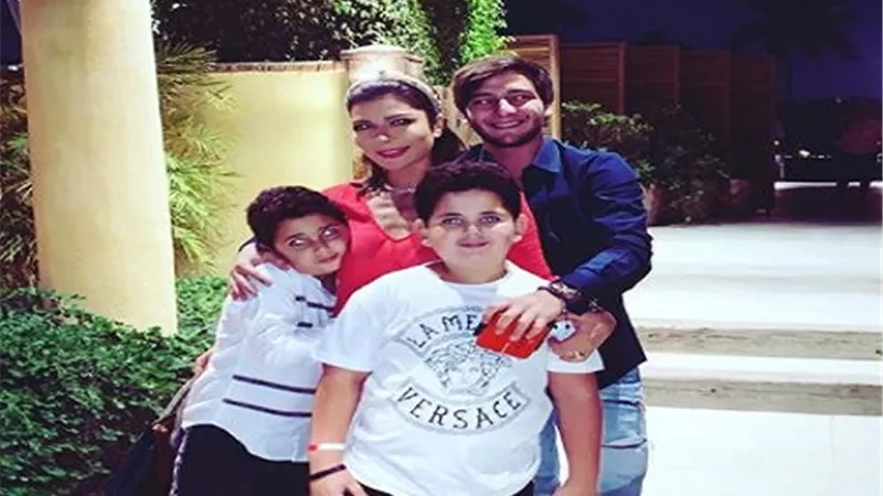 لا يمكن أن تكون رجلا حقيقيأ.. نجل أصالة يفتح النار على والده.. لهذا السبب