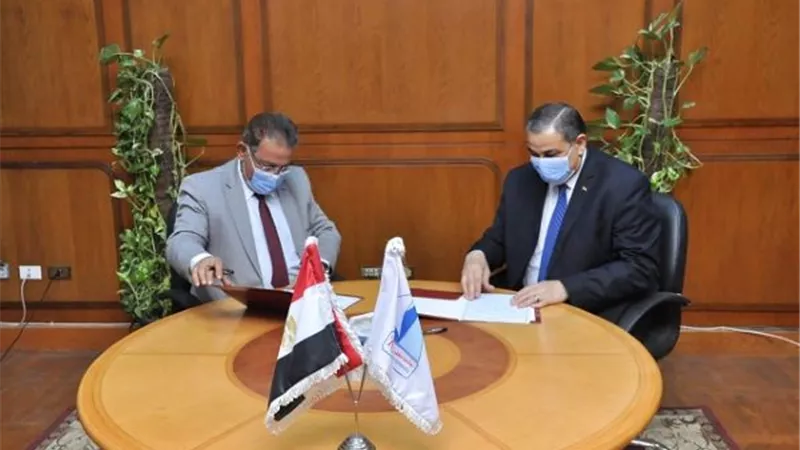 مذكرة تفاهم بين جامعة كفرالشيخ والهيئة القومية للإنتاج الحربى.. بالصور