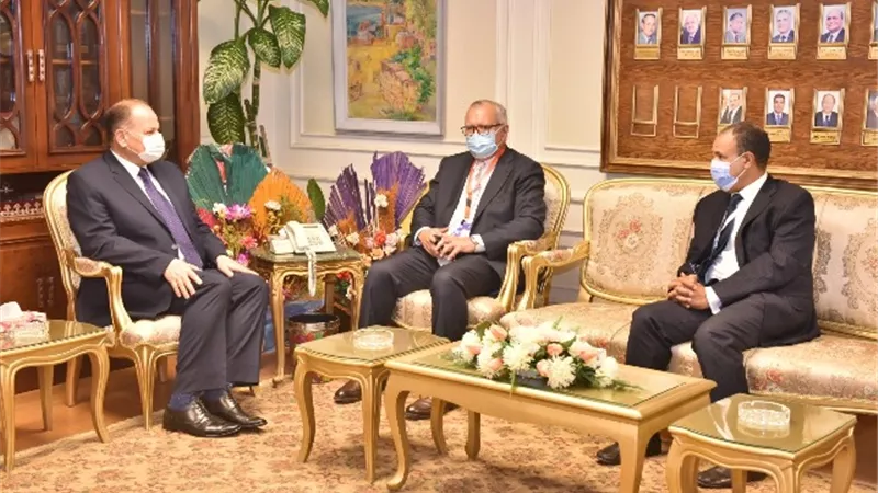 محافظ أسيوط يستقبل السفيرين محمد عرابي وبدر عبدالعاطي