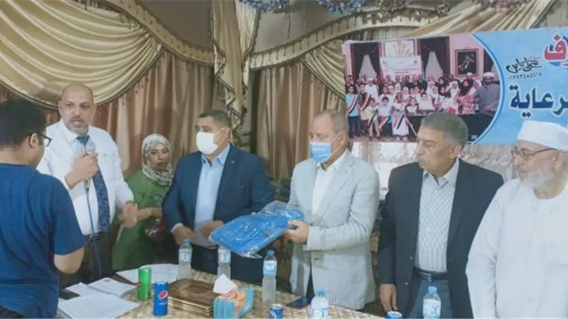 نائب محافظ القاهرة يكرم حفظة القرآن الكريم فى الجمعية الشرعية.. بالصور