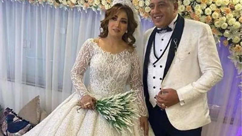 حمو بيكا يغازل زوجته.. فيديو