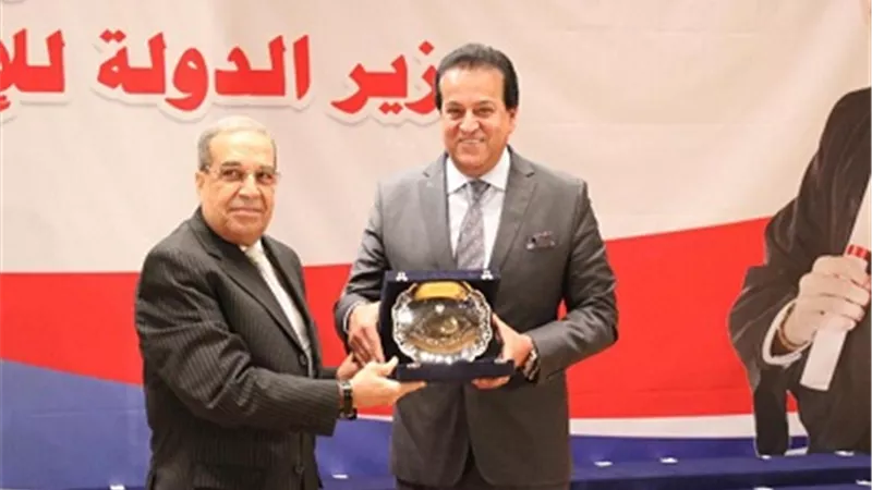 وزيرا التعليم العالي والإنتاج الحربي يشهدان حفل تخرج أول دفعة من الأكاديمية المصرية للهندسة والتكنولوجيا