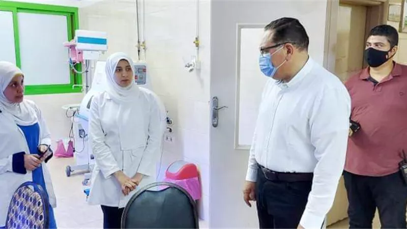 محافظ الشرقية يفاجئ مستشفى سنهوت التخصصي لمتابعة إنتظام الخدمة الصحية