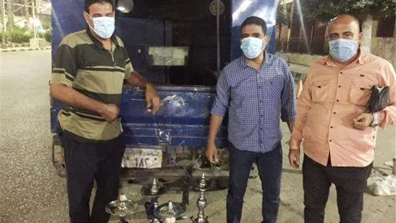 ضبط مقهى مخالف لتقديمه الشيشة للمترددين بطريق بردين بمركز الزقازيق