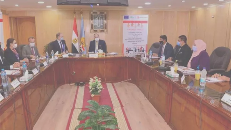 محافظ أسيوط يشهد توقيع اتفاقيات المنح الفرعية 