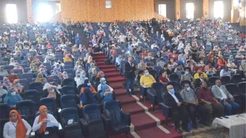 طب بشري سوهاج تحتفل باستقبال طلابها الجدد..صور
