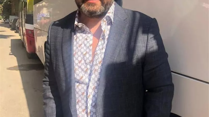شاهد .. ادوارد يظهر بـ 