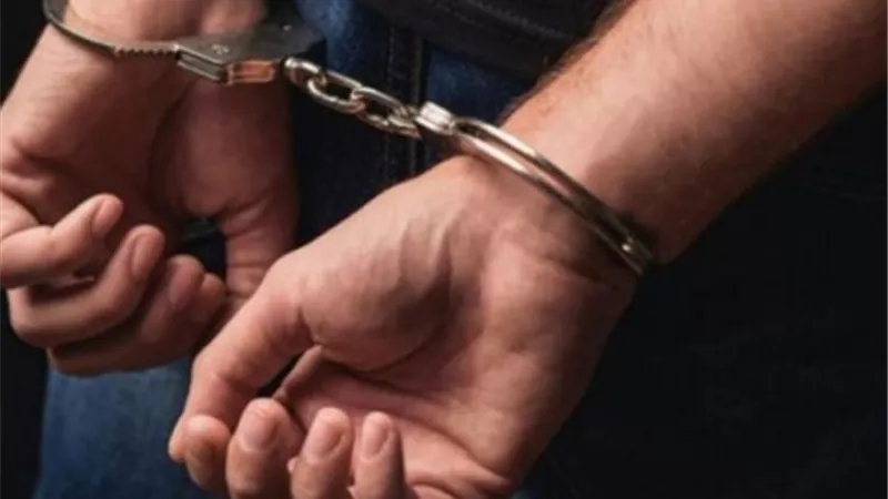 ضبط وإحضار ضابط و الإفراج عن الثانى