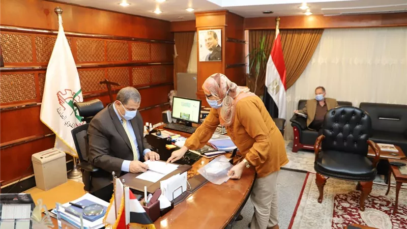سعفان يتابع التقدم المحرز في التحول الرقمي مع مديريات القوي العاملة بالمحافظات