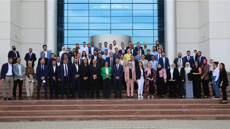 وزير الاتصالات يدعو الشباب للاطلاع على مبادرات الوزارة للتخصصات التكنولوجية