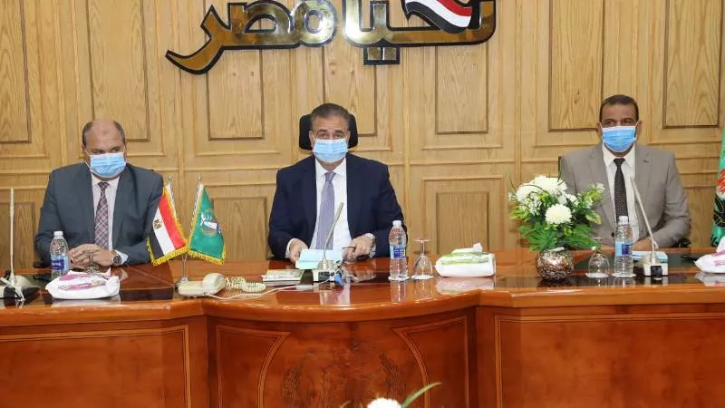 محافظ المنوفية خلال