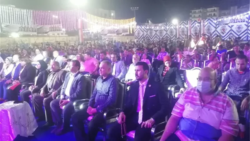 القائمة الوطنية بأسيوط تحتفل بالعام الدراسي الجديد بتوزع أدوات مدرسية على الطلاب غير القادرين .صور