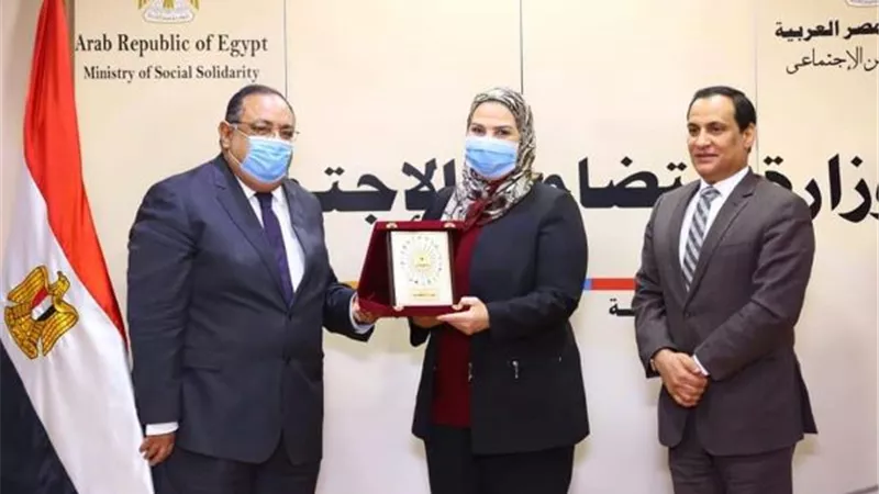 بروتوكول تعاون بين وزارة التضامن وجامعة حلوان لإنشاء وحدة فى الحرم الجامعى.. بالصور