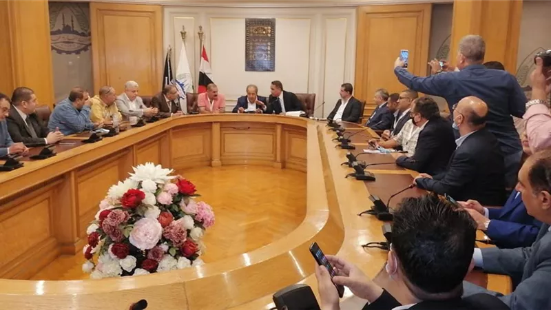 النجاررئيساً للشعبة العامة للمستوردين وبيومي والسويدي نائبين ورستم سكرتيراً عاماً