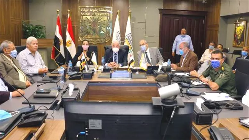 فودة يترأس إجتماعا لمناقشة المشروعات الجارية علي مستوي المحافظة