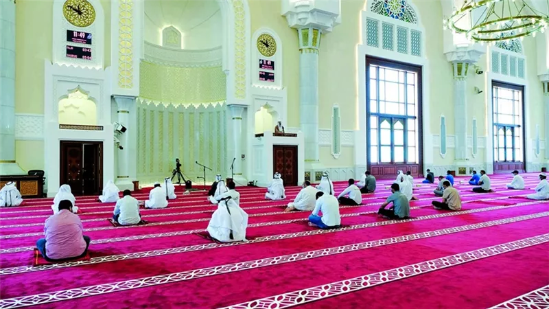 الجزائر تقرر عودة صلاة الجمعة بالمساجد