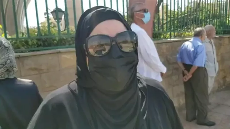 دلال عبد العزيز من جنازة محمود ياسين: 