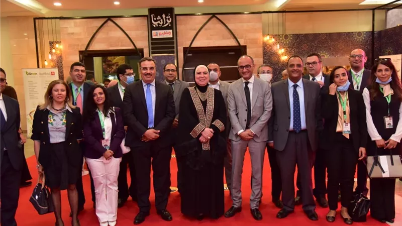 نيفين جامع : مصر تمتلك مزايا تنافسية كبيرة في الصناعات اليدوية والحرفية تؤهلها للاسواق العالمية