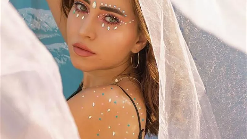 سارة الشامى تشارك جمهورها إطلالة جديدة عبر انستجرام