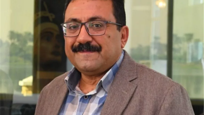مياه قنا: إزالة الحشائش بمأخذ مرشح محطة السلامية بنجع حمادى