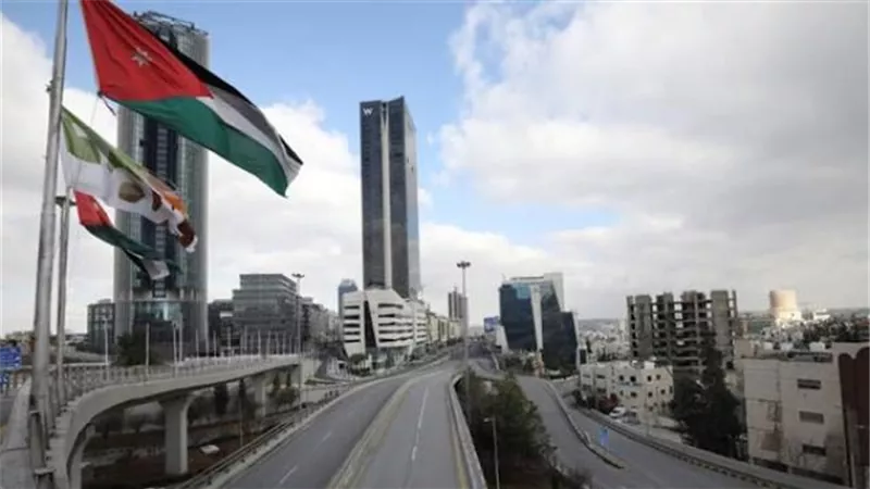 الأردن.. صافرات الإنذار تدوي إيذانا بسريان حظر التجول