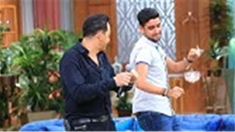 مصطفى قمر وابنه يشعلان حلقة منى الشاذلى باغنية 