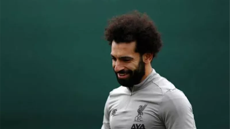 عقوبة صارمة ضد مشجع وست هام بسبب محمد صلاح