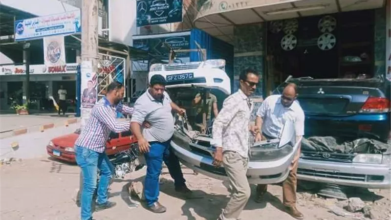 حملات مكبرة لرفع الإشغالات والباعة الجائلين من شوارع وميادين الزقازيق .صور