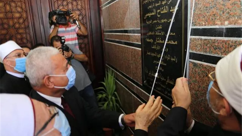 احتفالا بالعيد القومي .وزير الأوقاف والمفتي يفتتحان 5 مساجد جديدة في السويس .صور